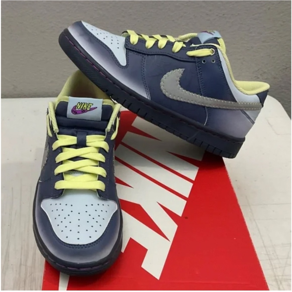 Nike Air Dunks - image 3